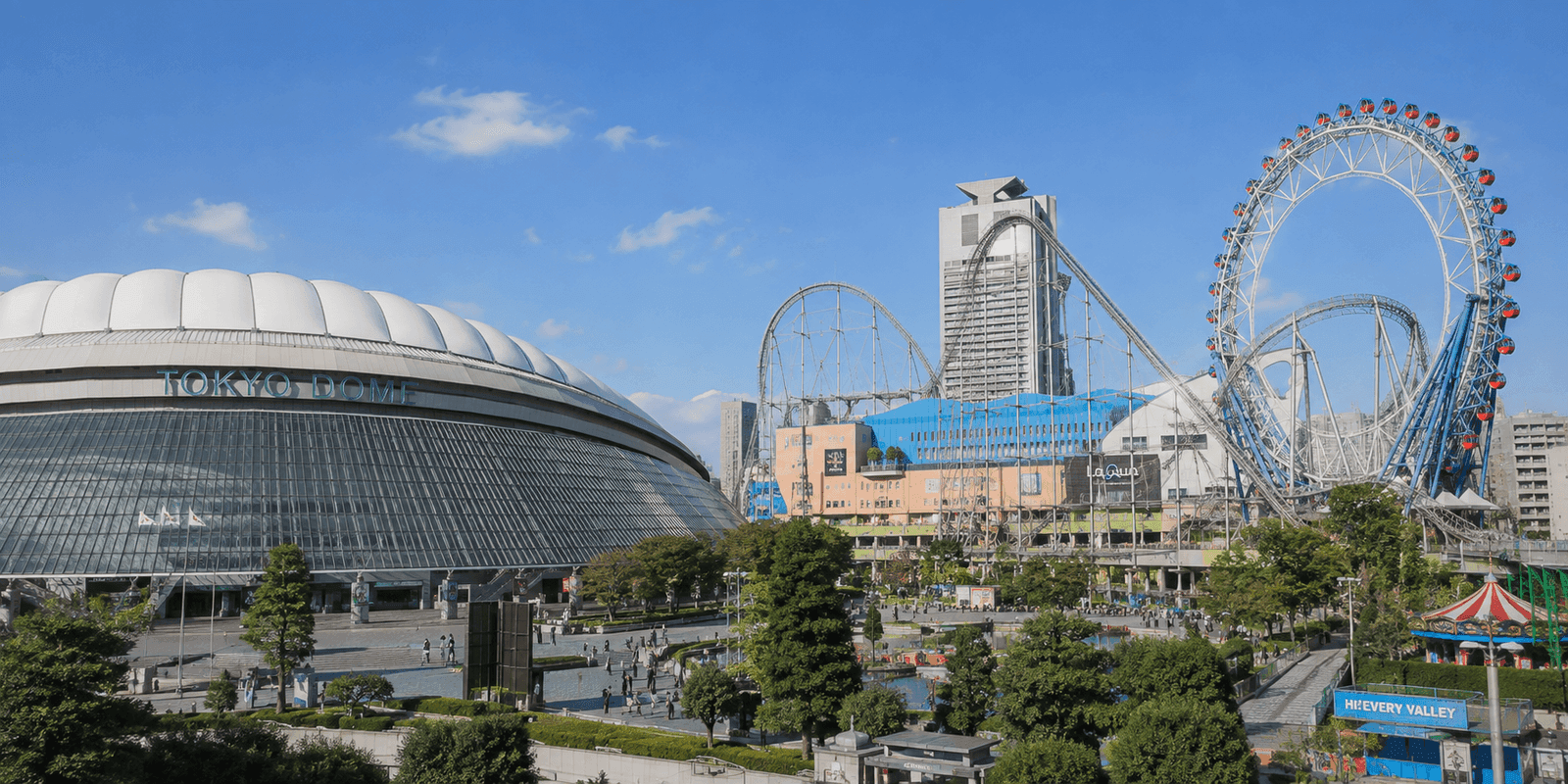 Big-O Ferris wheel and Thunder Dolphin roller coaster at Tokyo Dome City Attractions, Korakuen, Bunkyo, Tokyo, Japan
